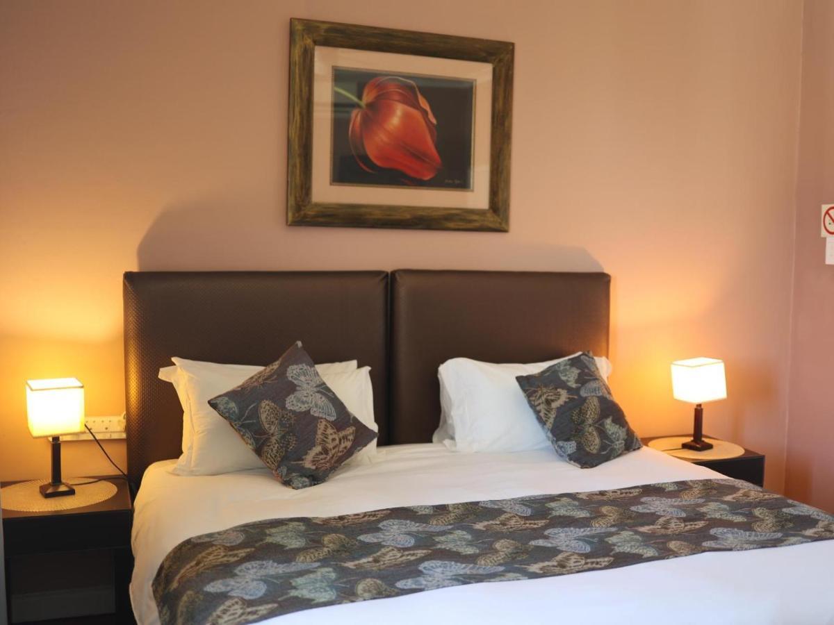 The Boston Guest House Bellville Room photo